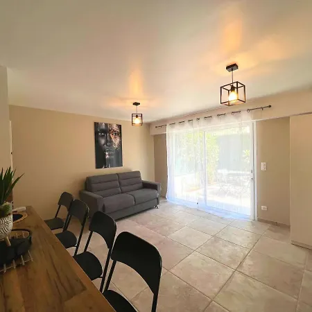 Cosy Madrid, Proche De La Apartment Cannes